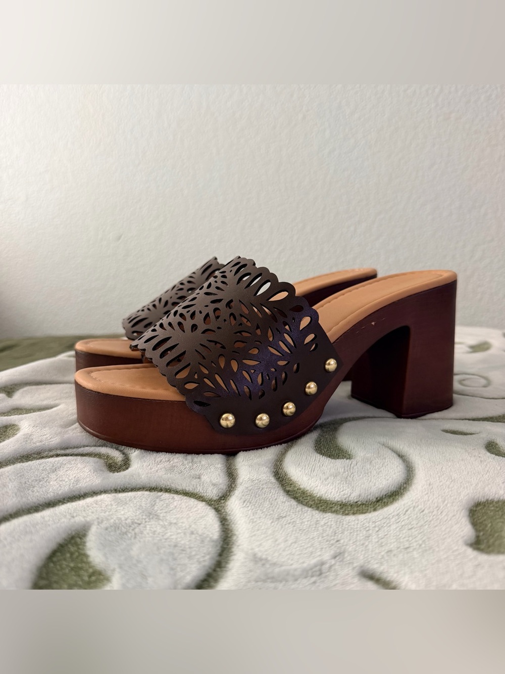 Madden Girl Brown Laser-Cut Platform Slide with Gold Studs - Picture 3 of 9
